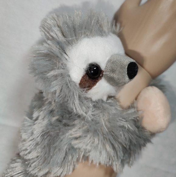 *WILD REPUBLIC Hugging Sloth Wrist Band Plush Animal Toy - Picture 2 of 7